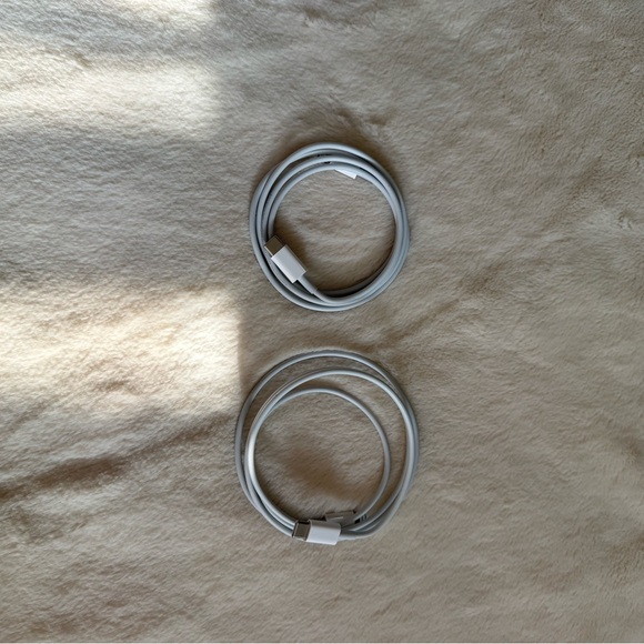 Bundle of Two White Apple Charging Cables - Picture 1 of 2